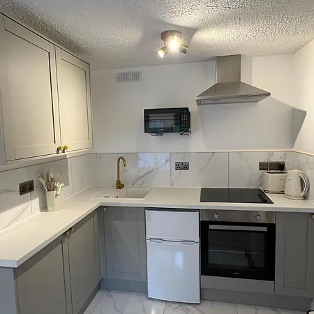 3, Wood Estate *